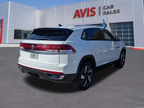 2025 Volkswagen Atlas Cross Sport 2.0T SE w/Technology