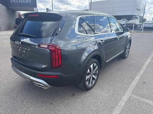 2022 Kia Telluride S