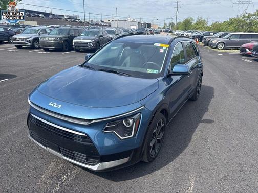 Mineral Blue 2023 Kia Niro Touring