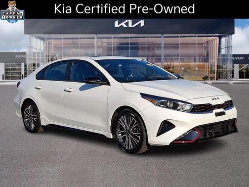 Snow White Pearl 2024 Kia Forte GT-Line