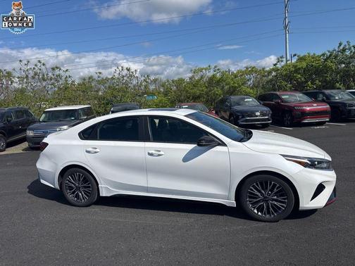 Snow White Pearl 2024 Kia Forte GT-Line