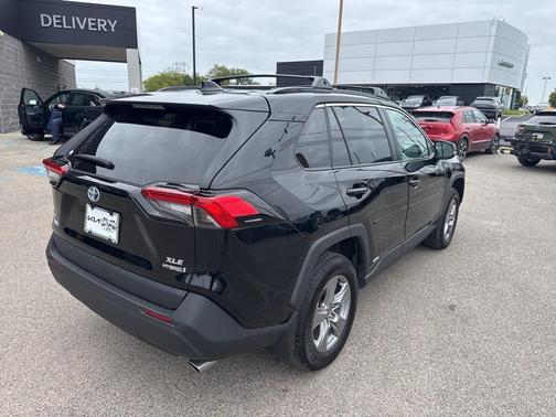 2023 Toyota RAV4 Hybrid XLE