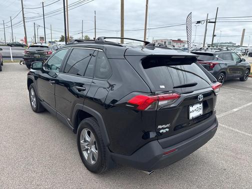 2023 Toyota RAV4 Hybrid XLE