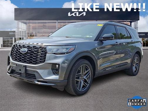 2025 Ford Explorer ST-Line