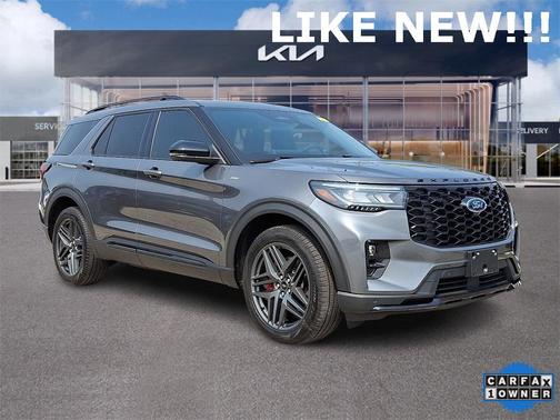 2025 Ford Explorer ST-Line