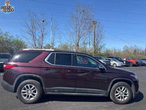 Black Currant Metallic 2018 Chevrolet Traverse LT Cloth