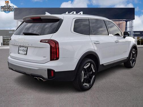 Glacial White Pearl 2023 Kia Telluride S