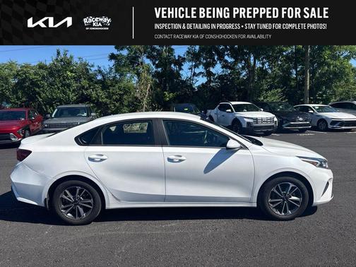 Snow White Pearl 2024 Kia Forte LXS
