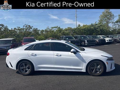 Glacial White Pearl 2023 Kia K5 LXS