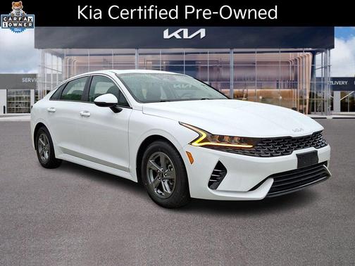 Glacial White Pearl 2023 Kia K5 LXS