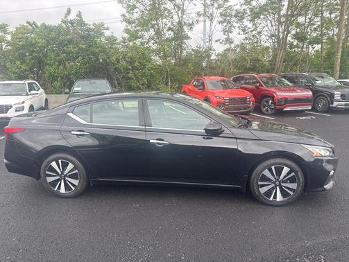 Super Black Clearcoat 2021 Nissan Altima 2.5 SV