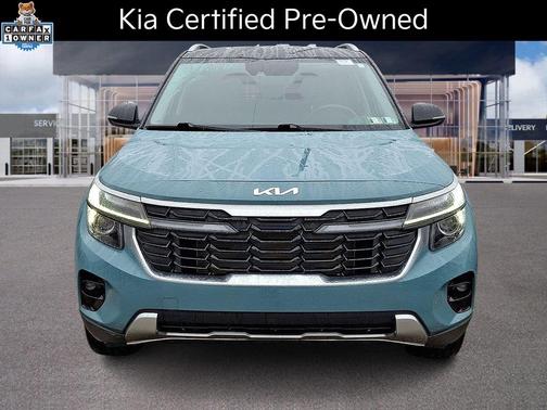 Pluton Blue/Black Roof 2024 Kia Seltos S