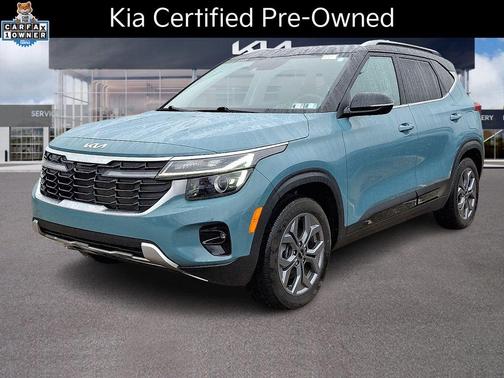 Pluton Blue/Black Roof 2024 Kia Seltos S