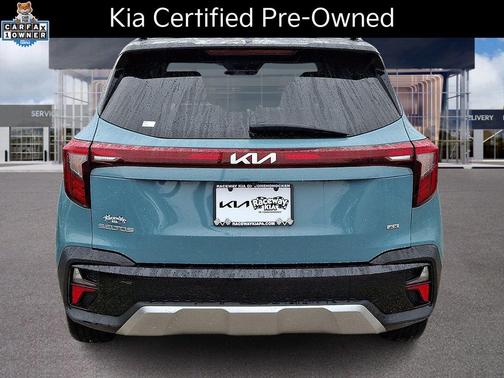 Pluton Blue/Black Roof 2024 Kia Seltos S