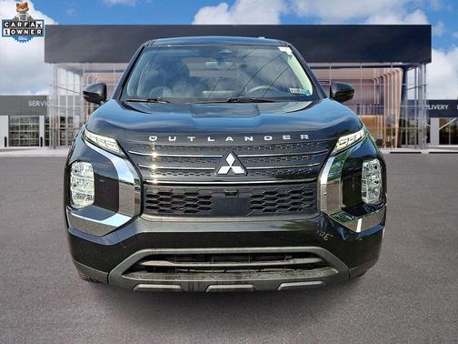 Black 2022 Mitsubishi Outlander ES S-AWC