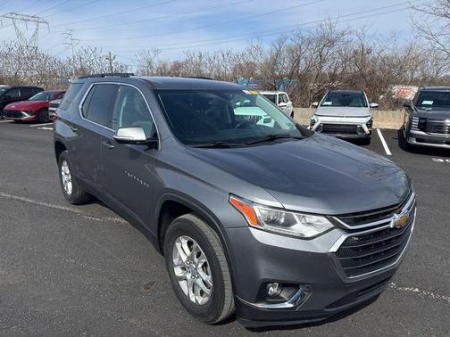 2020 Chevrolet Traverse LT Cloth