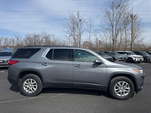 2020 Chevrolet Traverse LT Cloth