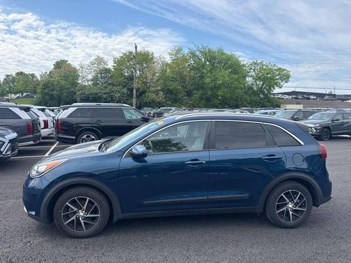 Deep Cerulean 2018 Kia Niro LX