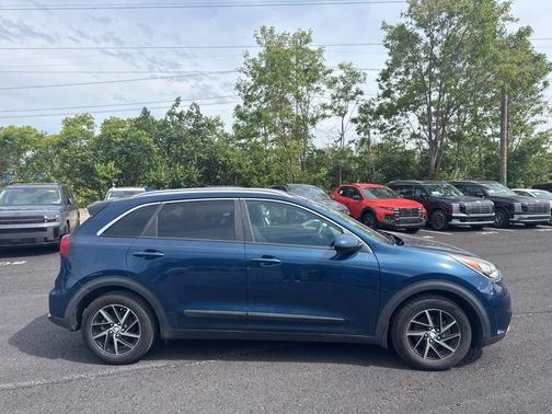 Deep Cerulean 2018 Kia Niro LX