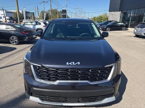 2025 Kia Sorento LX
