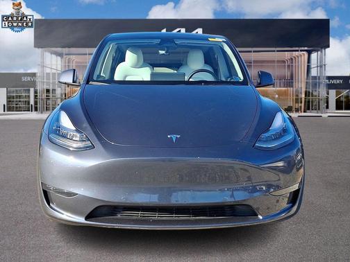 2022 Tesla Model Y Long Range Dual Motor All-Wheel Drive