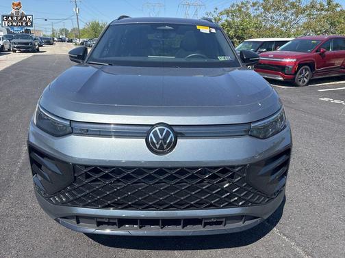 Platinum Gray Metallic 2025 Volkswagen Tiguan 2.0T SE R-Line Black 4MOTION