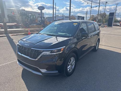 2023 Kia Carnival LX