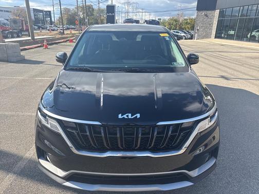 2023 Kia Carnival LX