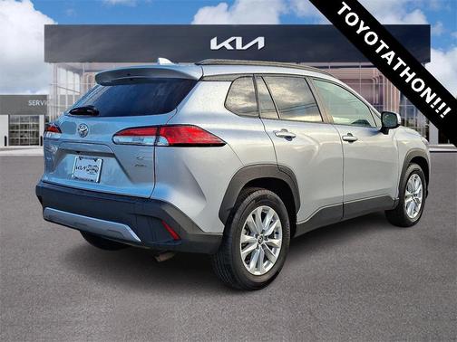 2023 Toyota Corolla Cross LE