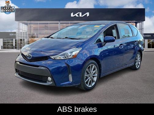 2016 Toyota Prius v Five