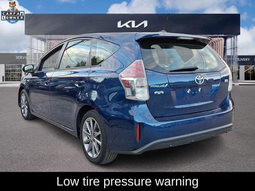 2016 Toyota Prius v Five