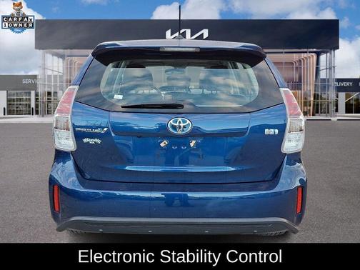 2016 Toyota Prius v Five