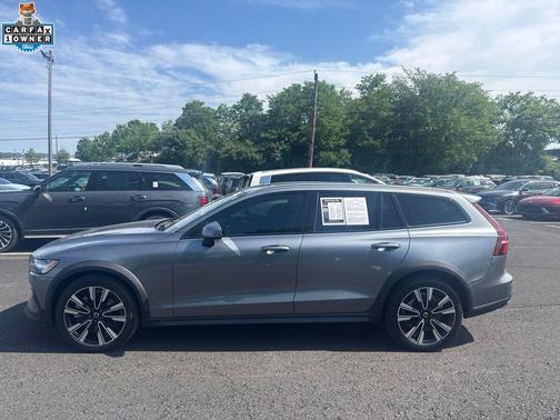 Gray Metallic 2021 Volvo V60 Cross Country T5