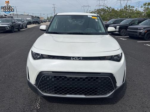 Snow White Pearl 2023 Kia Soul S