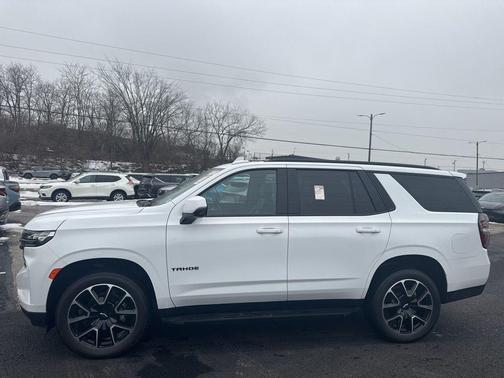 2022 Chevrolet Tahoe 4WD RST