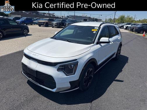 Snow White Pearl 2023 Kia Niro EV Wind