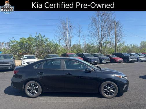 Aurora Black Pearl 2023 Kia Forte LXS