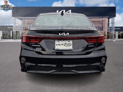 Aurora Black Pearl 2023 Kia Forte GT-Line