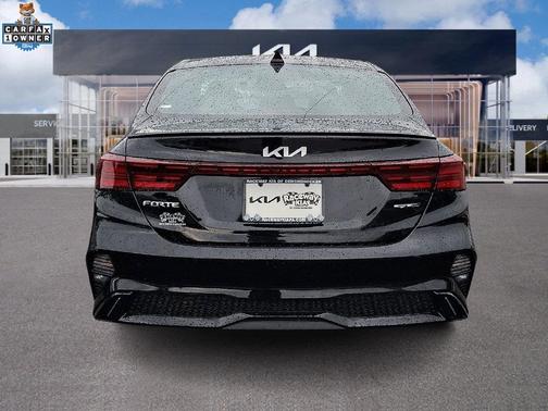 Aurora Black Pearl 2023 Kia Forte GT-Line