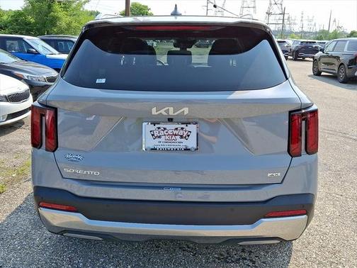 2024 Kia Sorento S