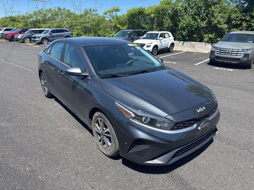 Gravity Gray 2022 Kia Forte LXS