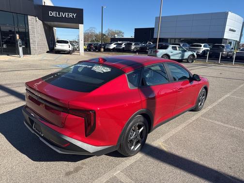 2025 Kia K4 LXS