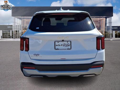 Glacial White Pearl 2025 Kia Sorento LX