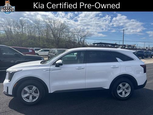 Glacial White Pearl 2025 Kia Sorento LX