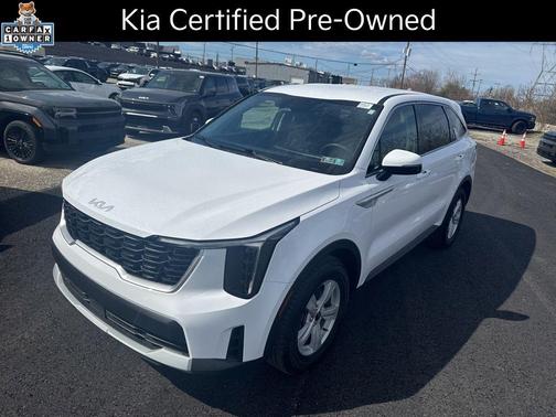 Glacial White Pearl 2025 Kia Sorento LX