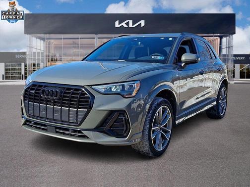2022 Audi Q3 45 S line Premium