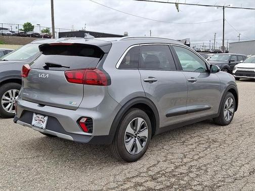 2022 Kia Niro LX