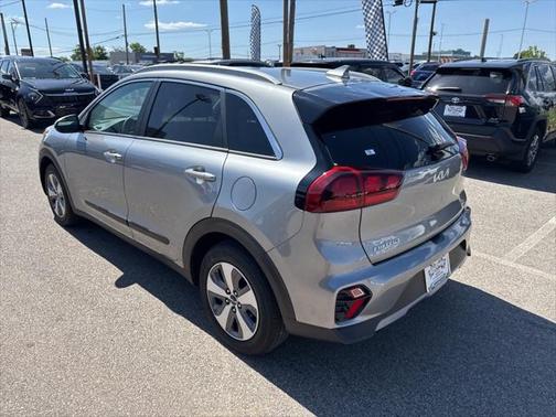 2022 Kia Niro LX