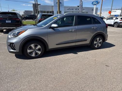 2022 Kia Niro LX