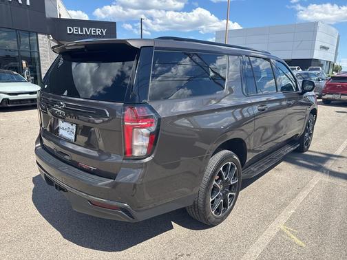 2021 Chevrolet Suburban RST